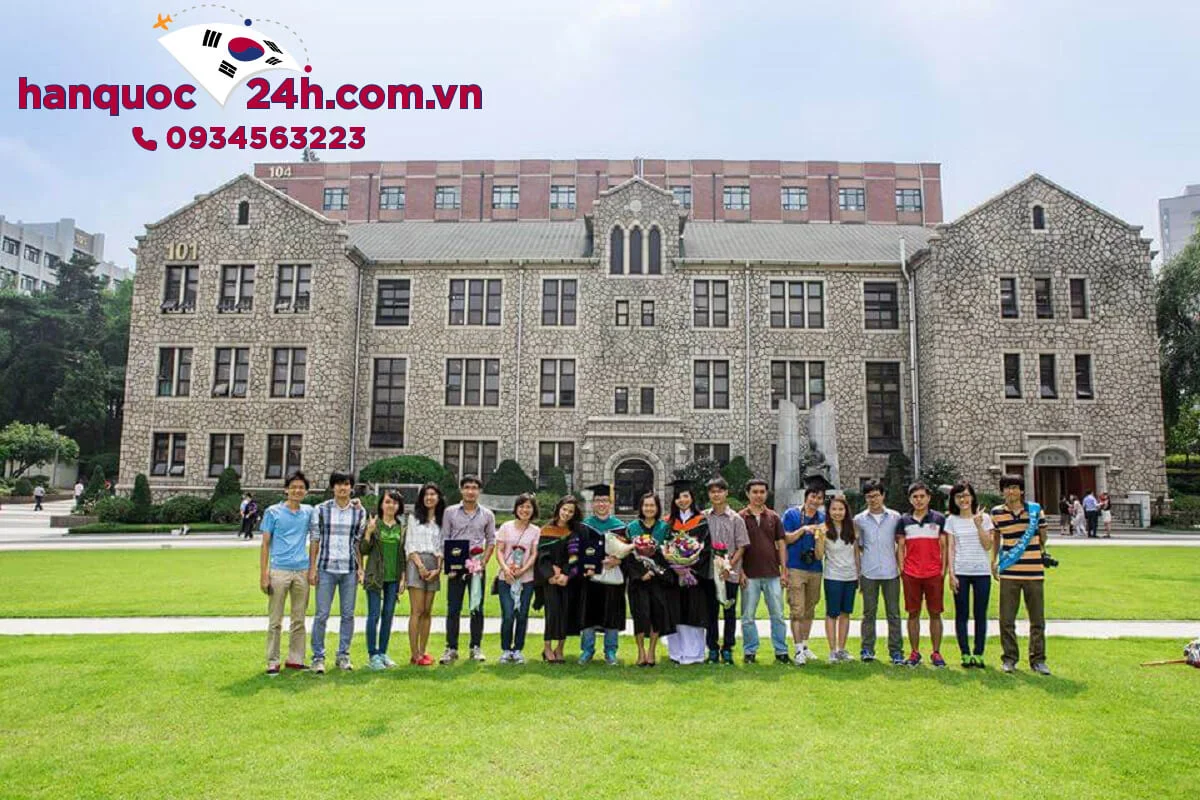 sinh-vien-truong-chung-ang