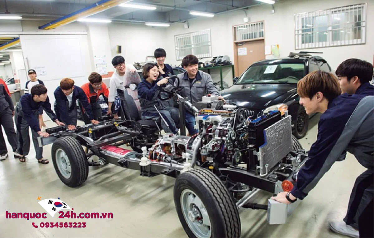 truong-co-the-manh-ve-nganh-cong-nghe-o-to